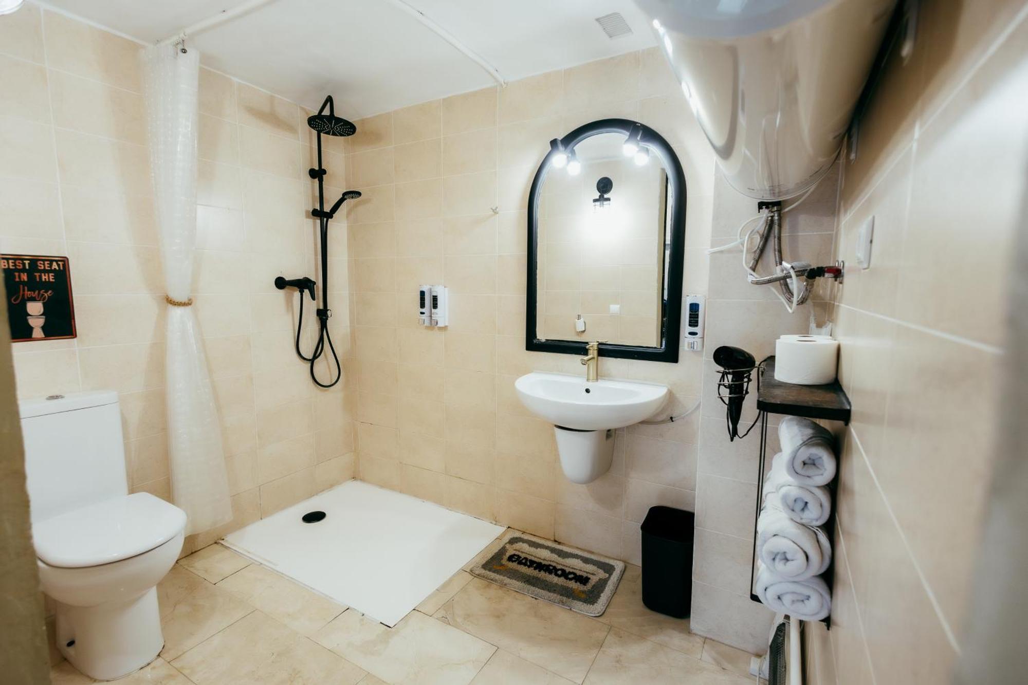 Apartment Ruzafa Roots, 12 Min To Centre, Smart Tv, Wine Valensiya Dış mekan fotoğraf